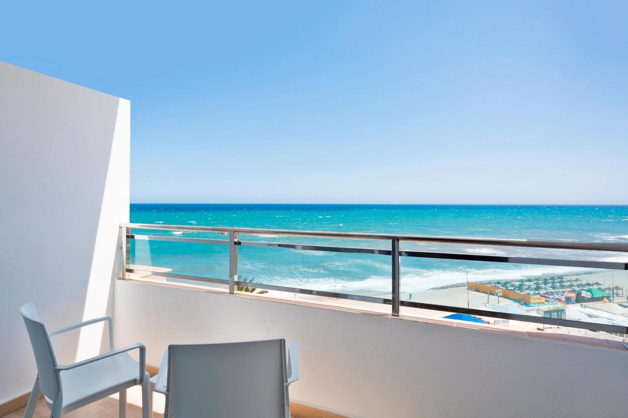 Superior Double Room with Sea View (3 adults + 1 child)
