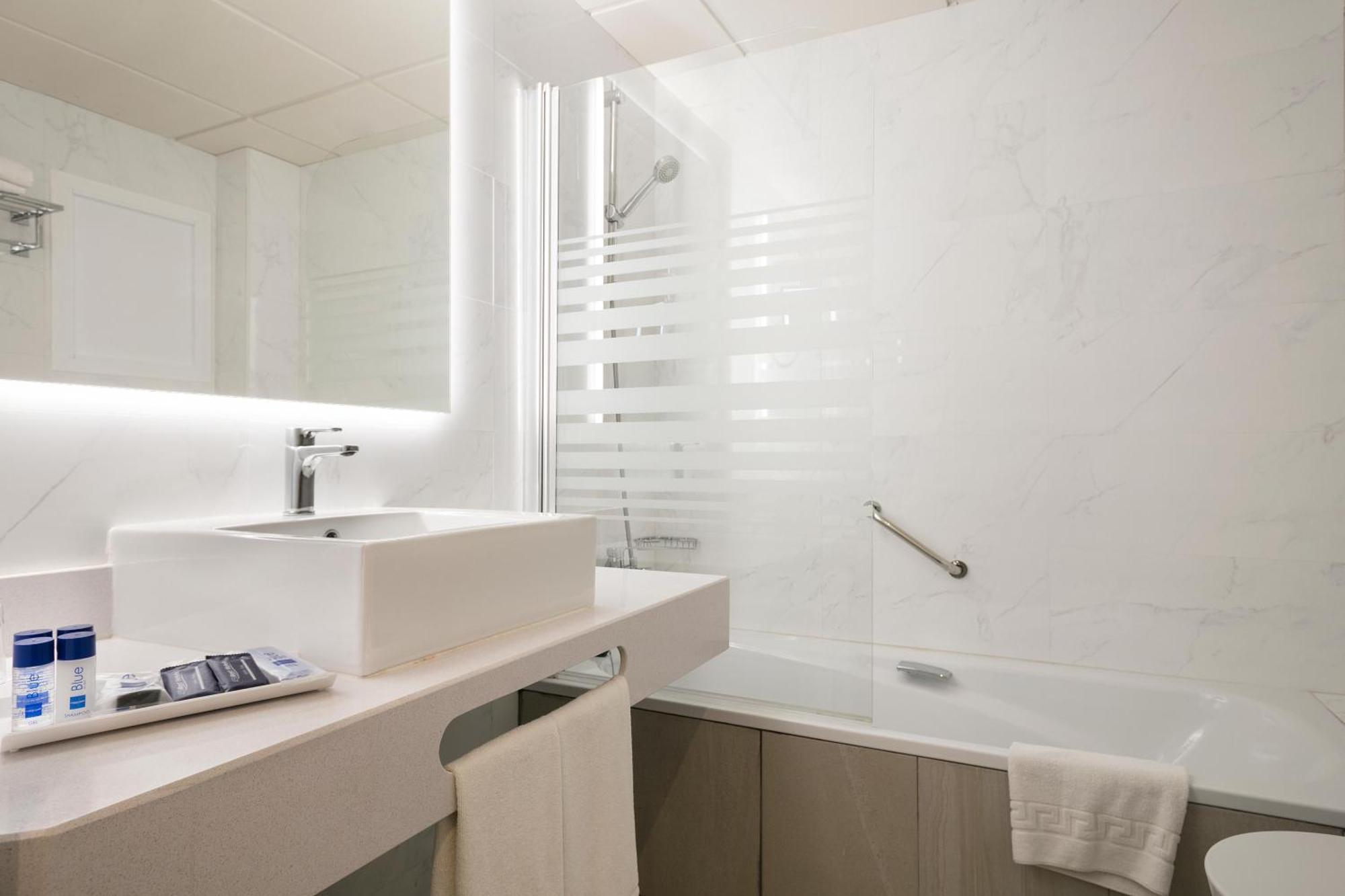 Superior Double Room (2 Adults + 2 Children)