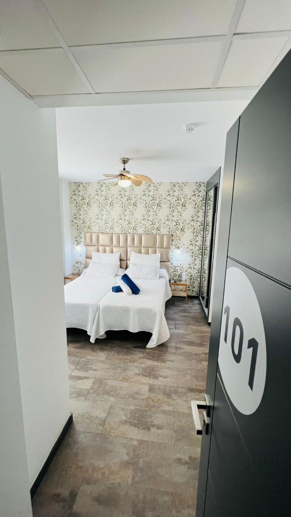 Interior twin room,1550755648:JPEG