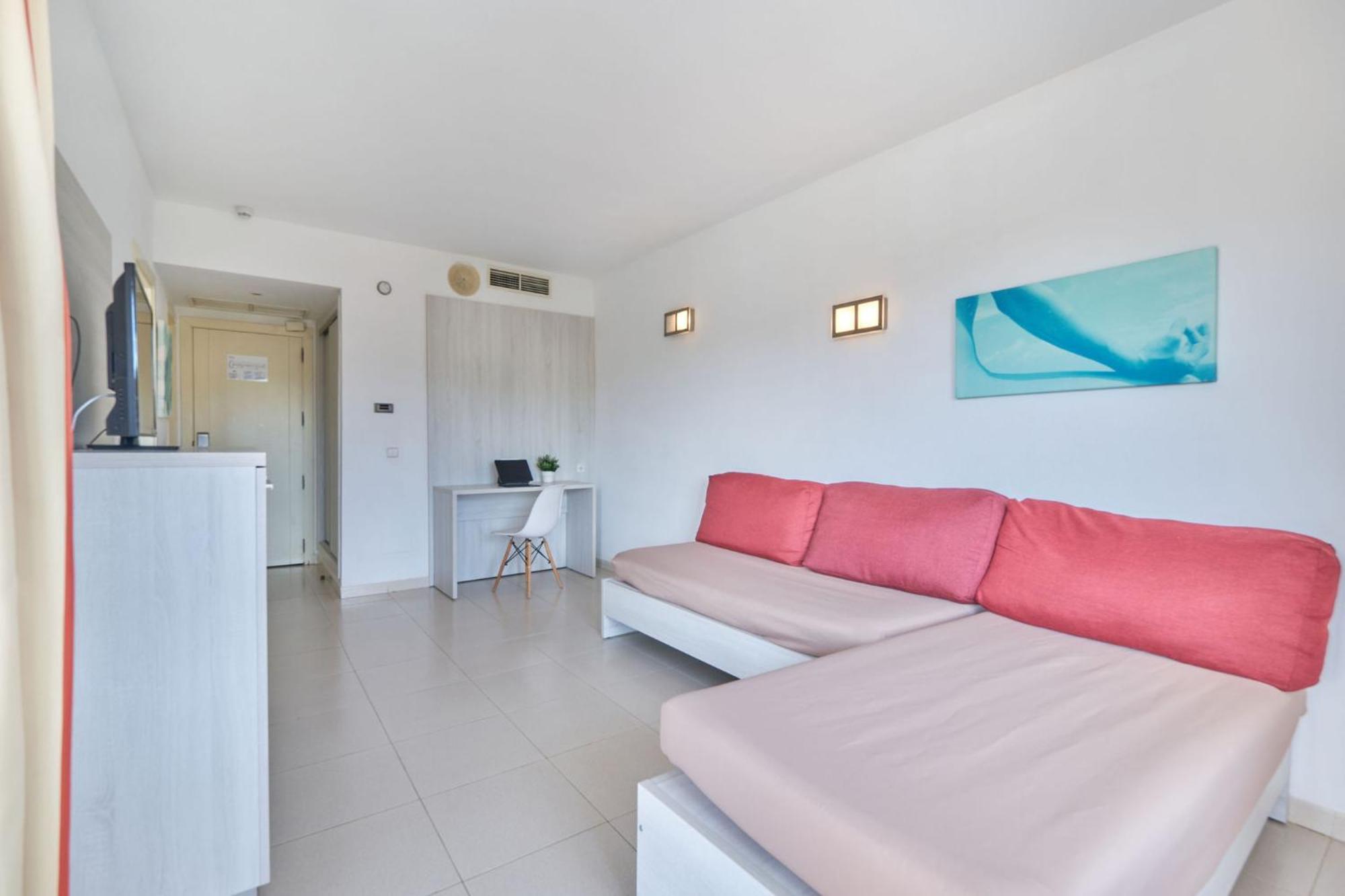 Suite with Balcony (3 Adults + 1 Child)