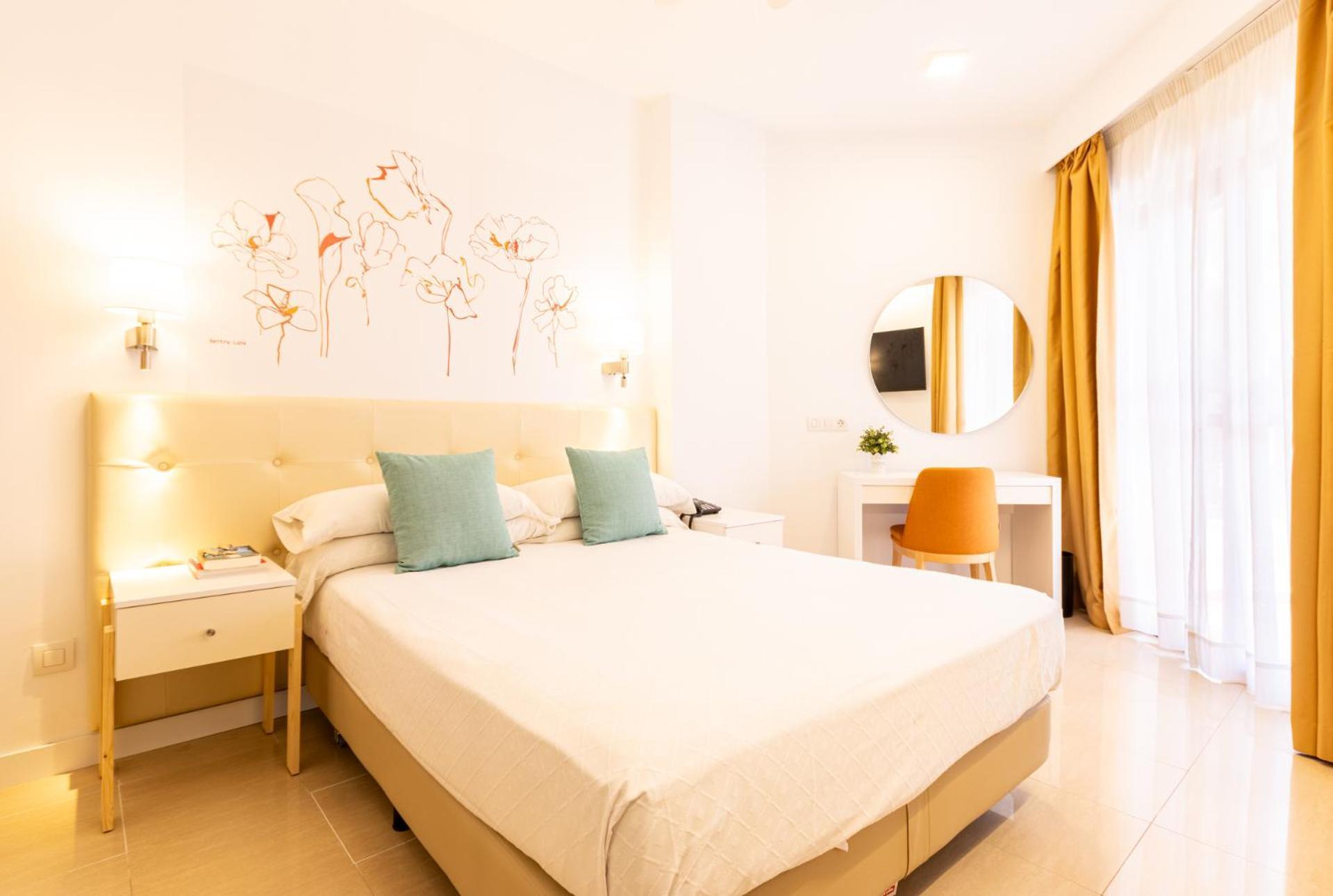 Double or Twin Room with  Lateral Sea View,1553894038:JPEG