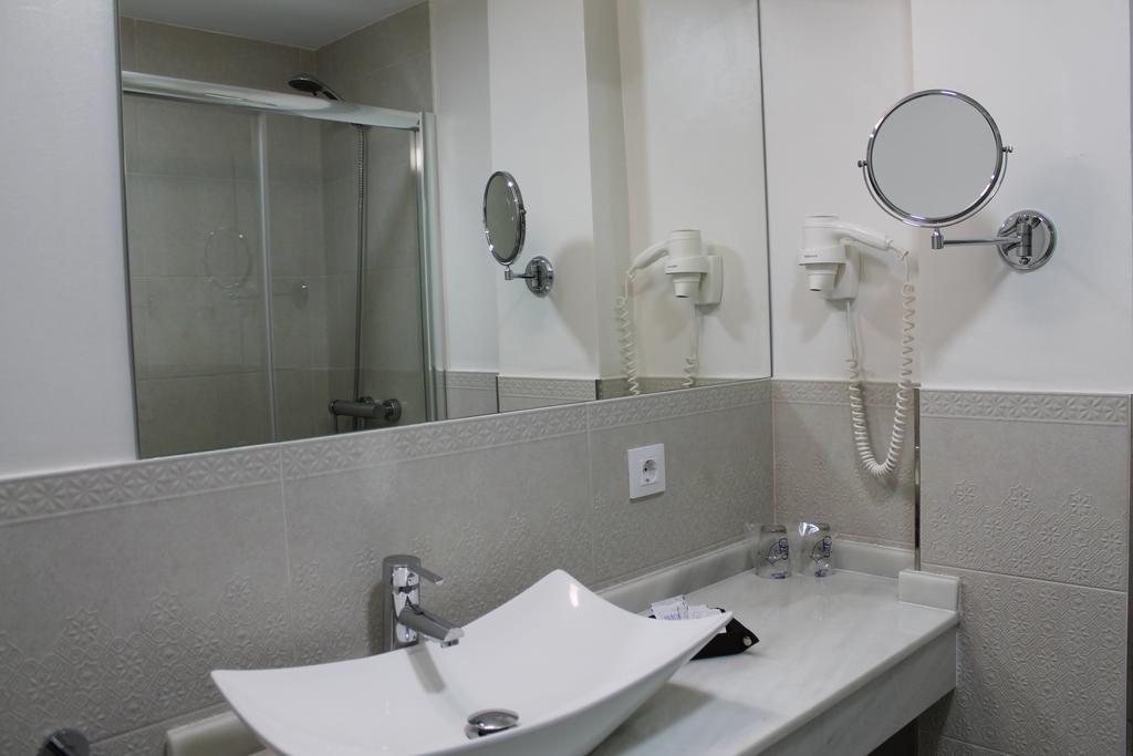 Double or Twin Room with Views