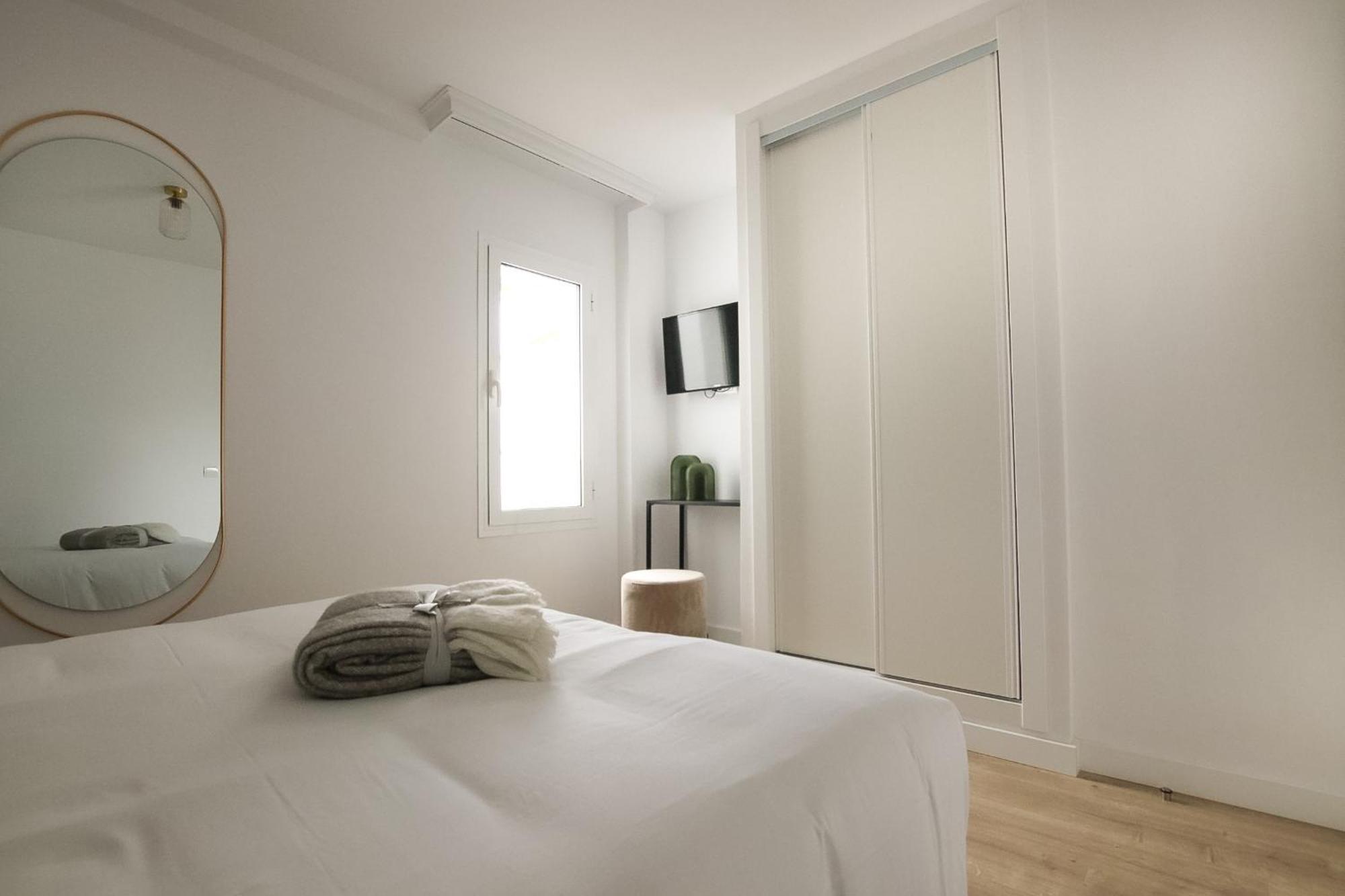 Classic Master Suite with Two Bedrooms and Sea View