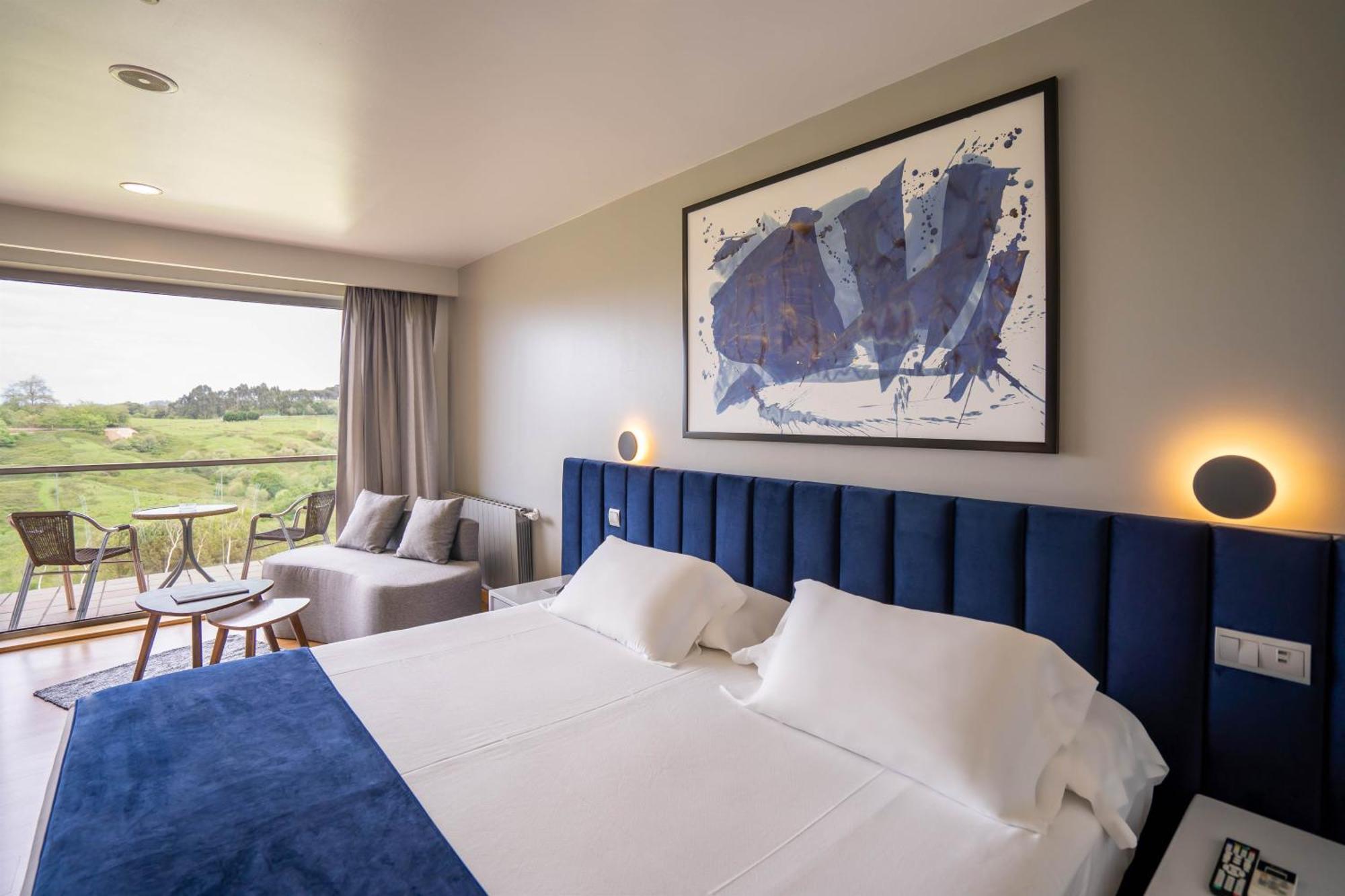 Standard Double or Twin Room with Sea View,1558578805:JPEG