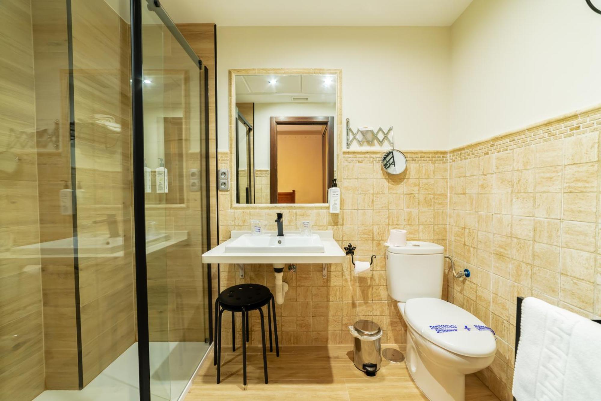 Junior Suite,1566917642:JPEG