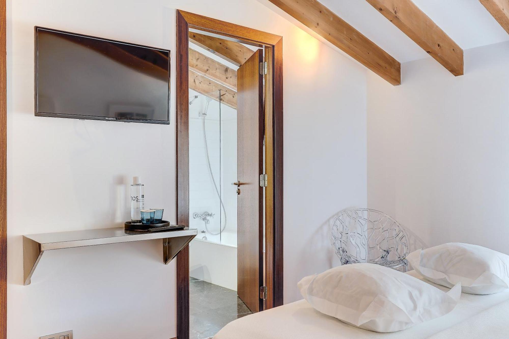 Twin Room,1578369962:JPEG