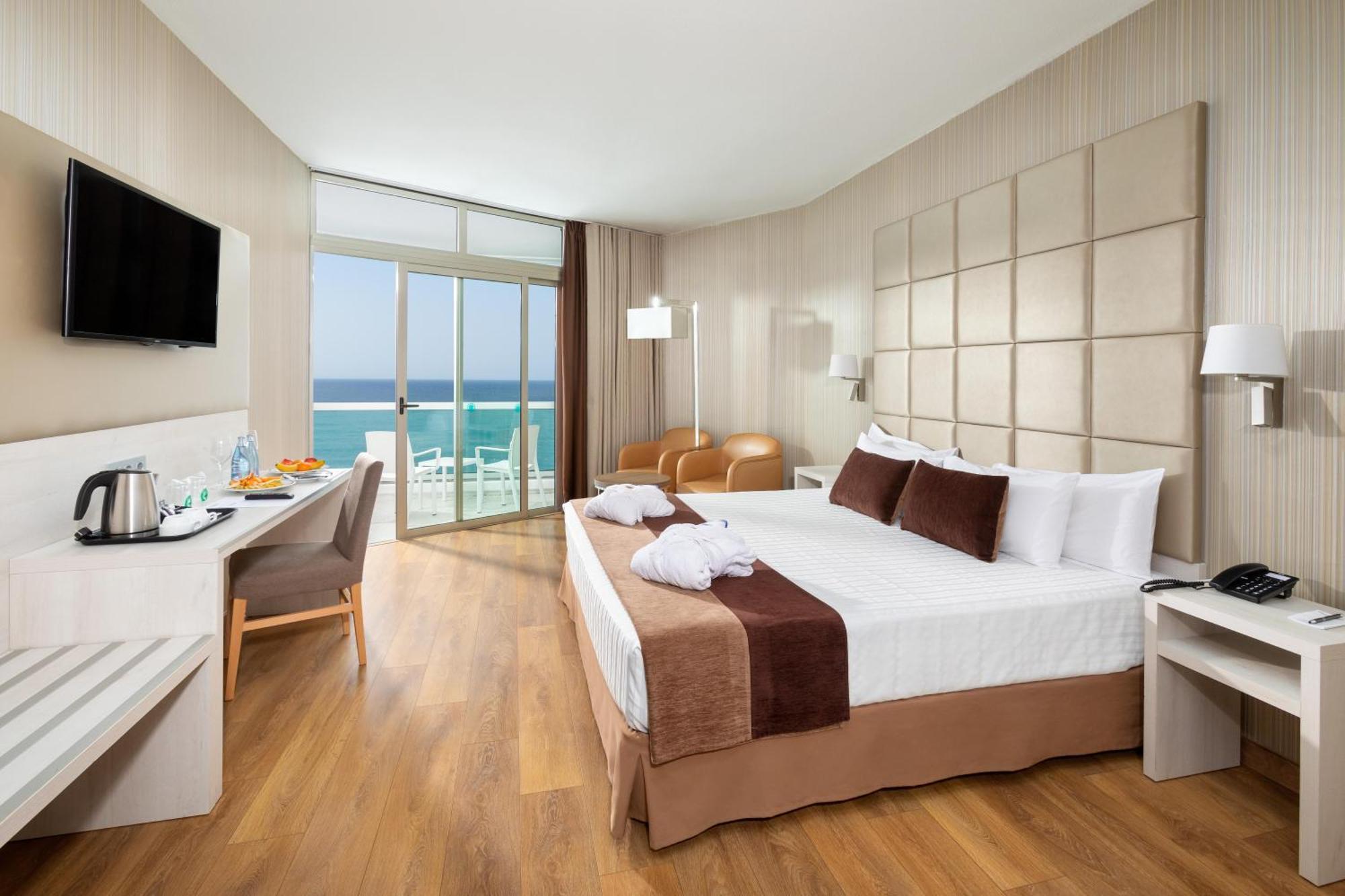 Superior Double Room (2 Adults),1578373307:JPEG