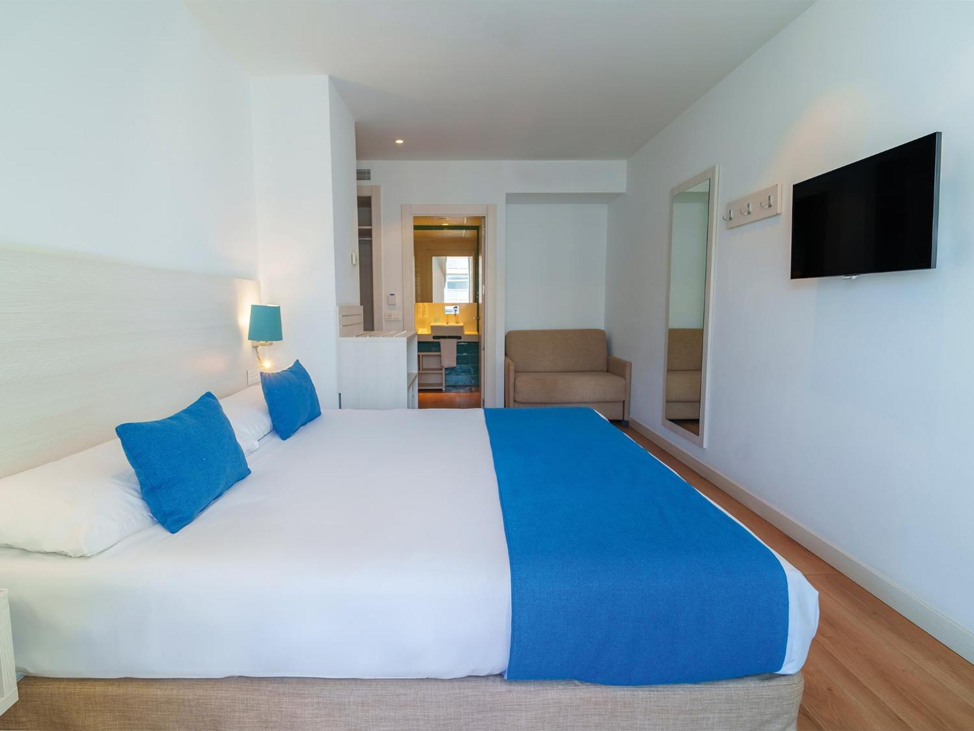 Doppelzimmer mit seitlichem Meerblick und Premium-Terrasse