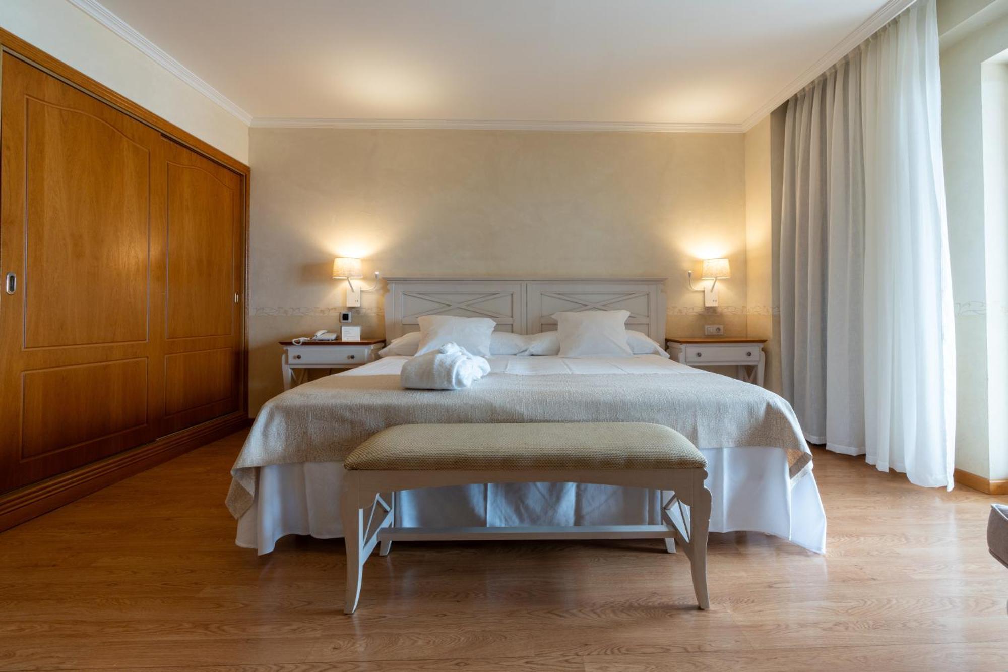 Superior Double or Twin Room with Sea View,1580287631:JPEG