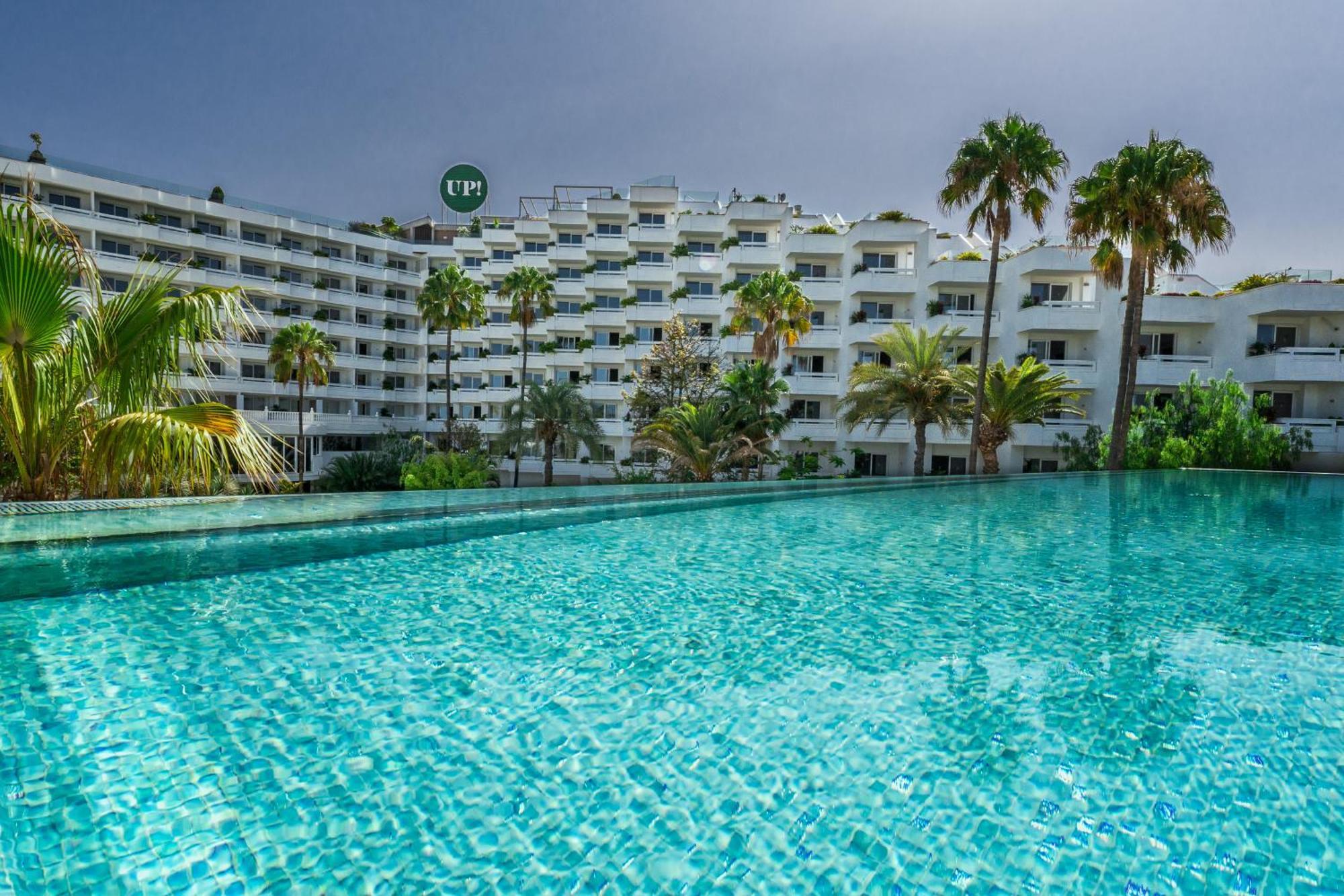 Double Room Pool View