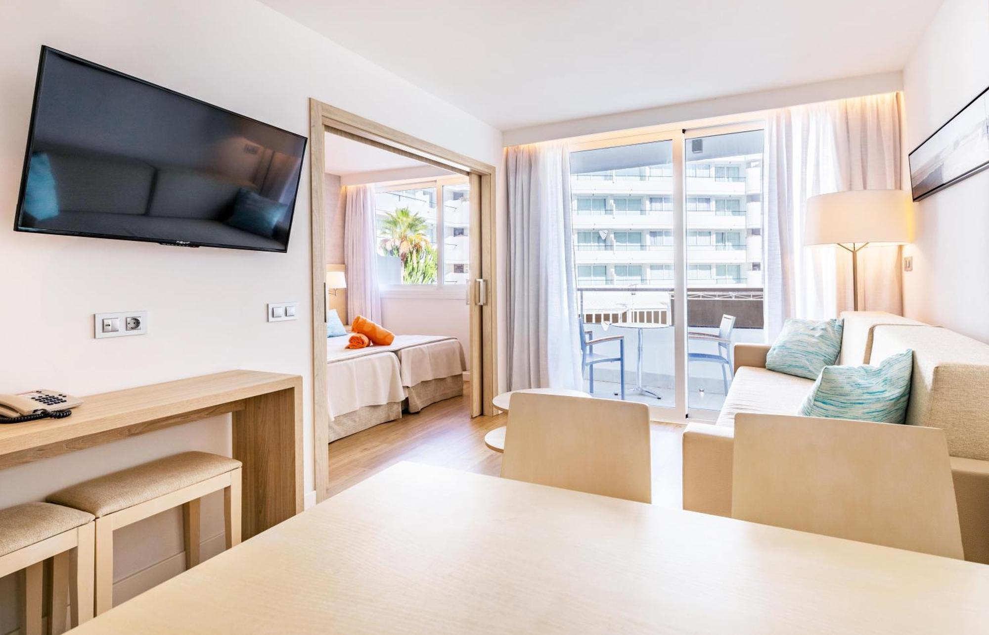 Apartment mit Poolblick