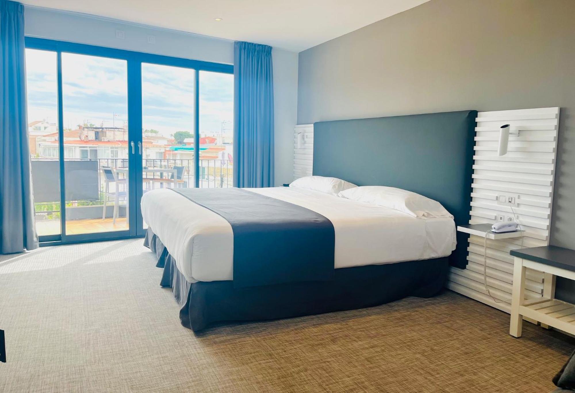 Doppelzimmer mit Balkon (3 Erwachsene)