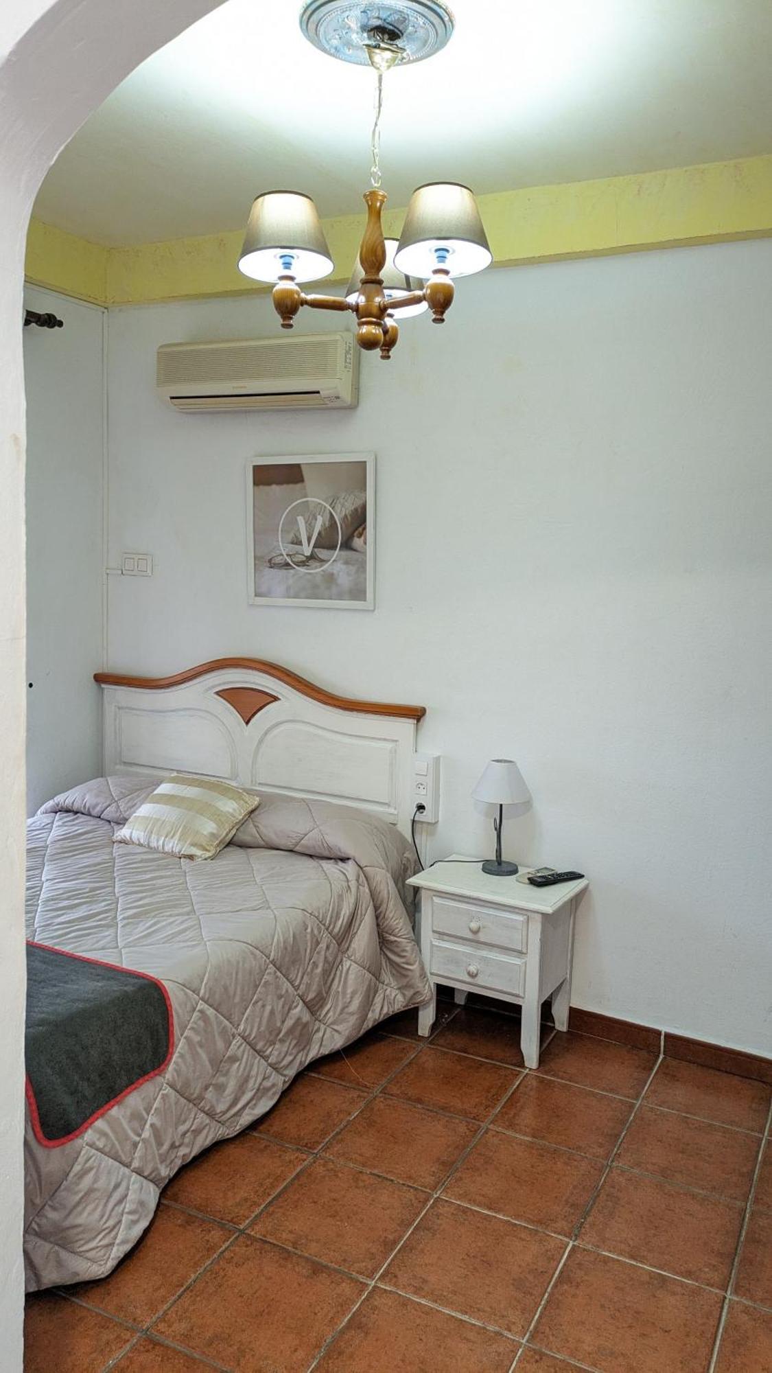 Small Double Room,1586849974:JPEG