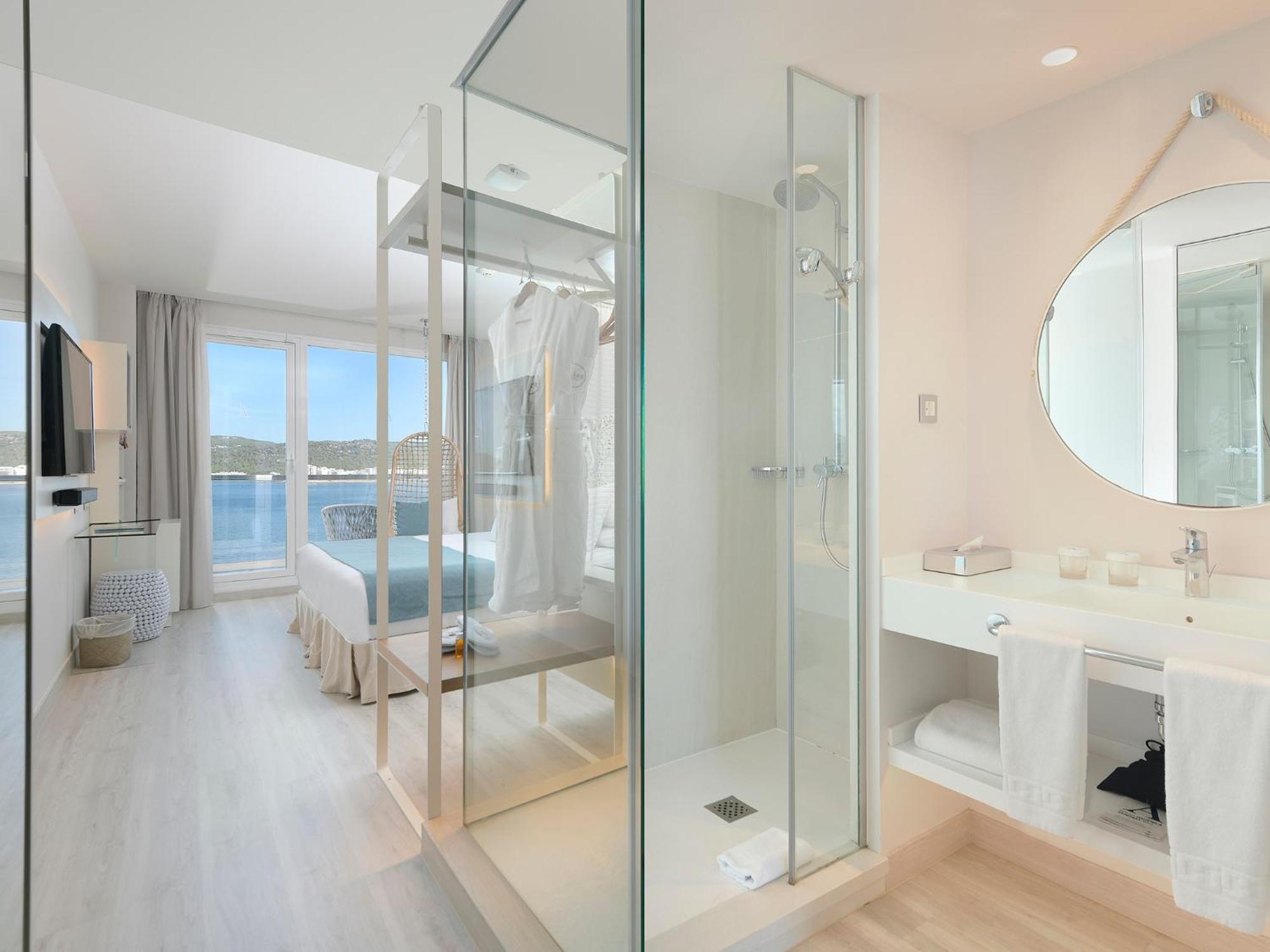 Quarto Deluxe com Cama de Casal ou 2 de Solteiro e Vista do Oceano The One Oh La La