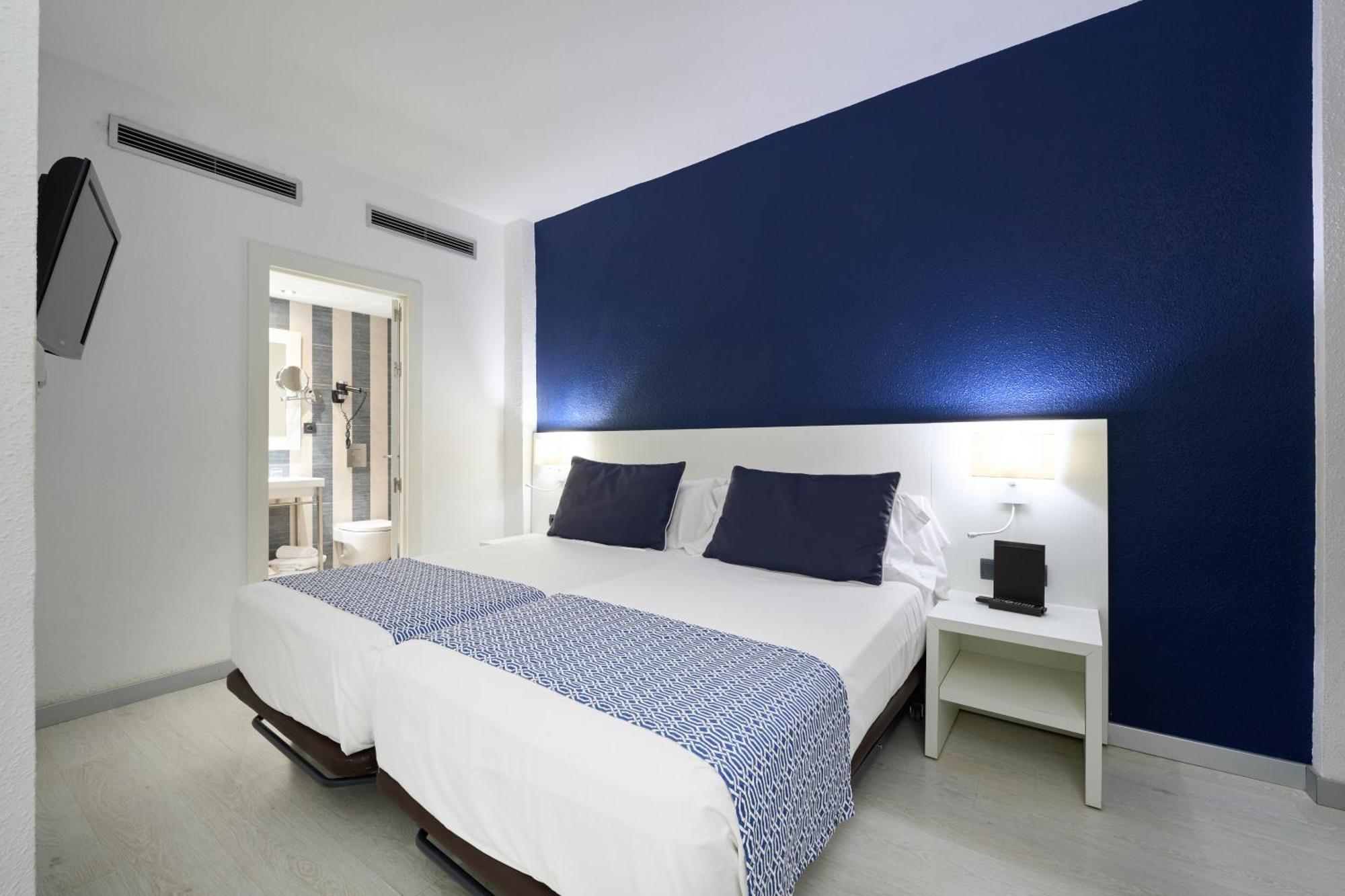 Superior Double or Twin Room with Mountain View,1589554800:JPEG