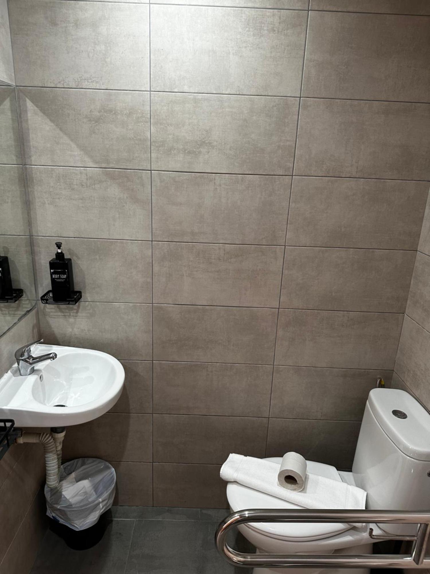 Triple Room Private Bathroom,1594732186:JPEG