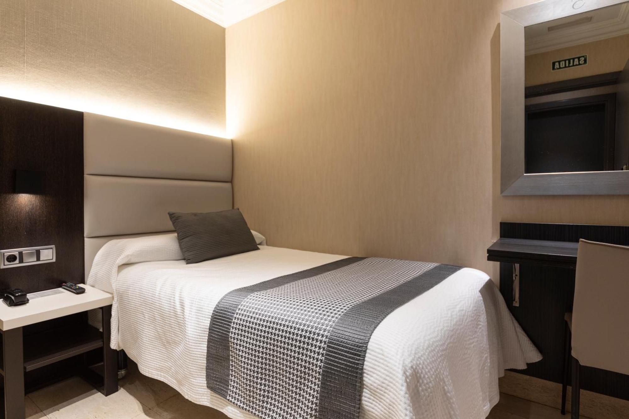 Budget Single Interior Room XXS