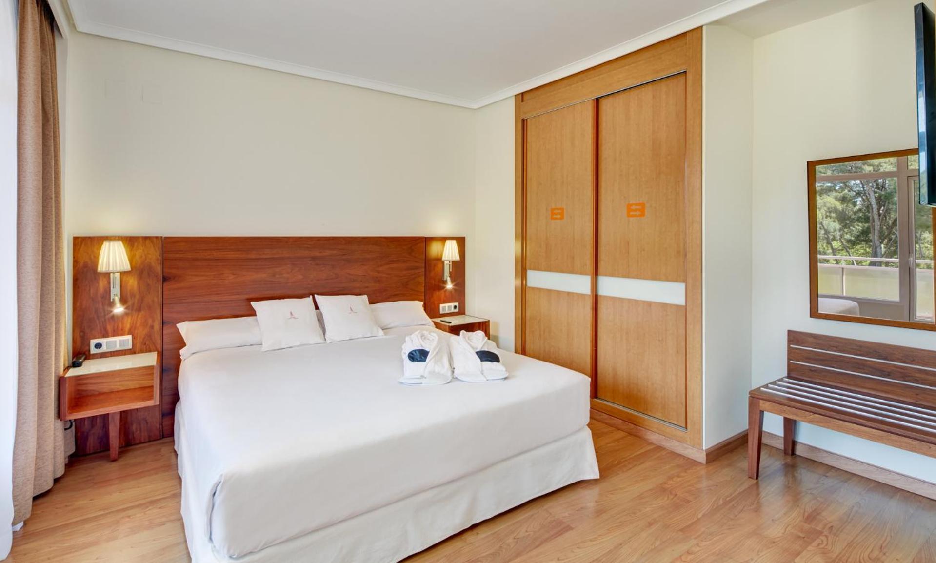 Junior Suite (2 Adults)