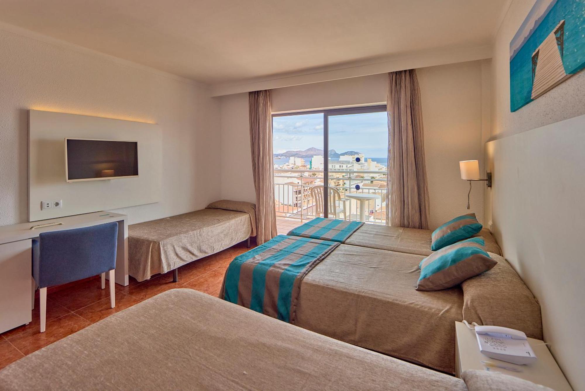 Standard Quadruple Room