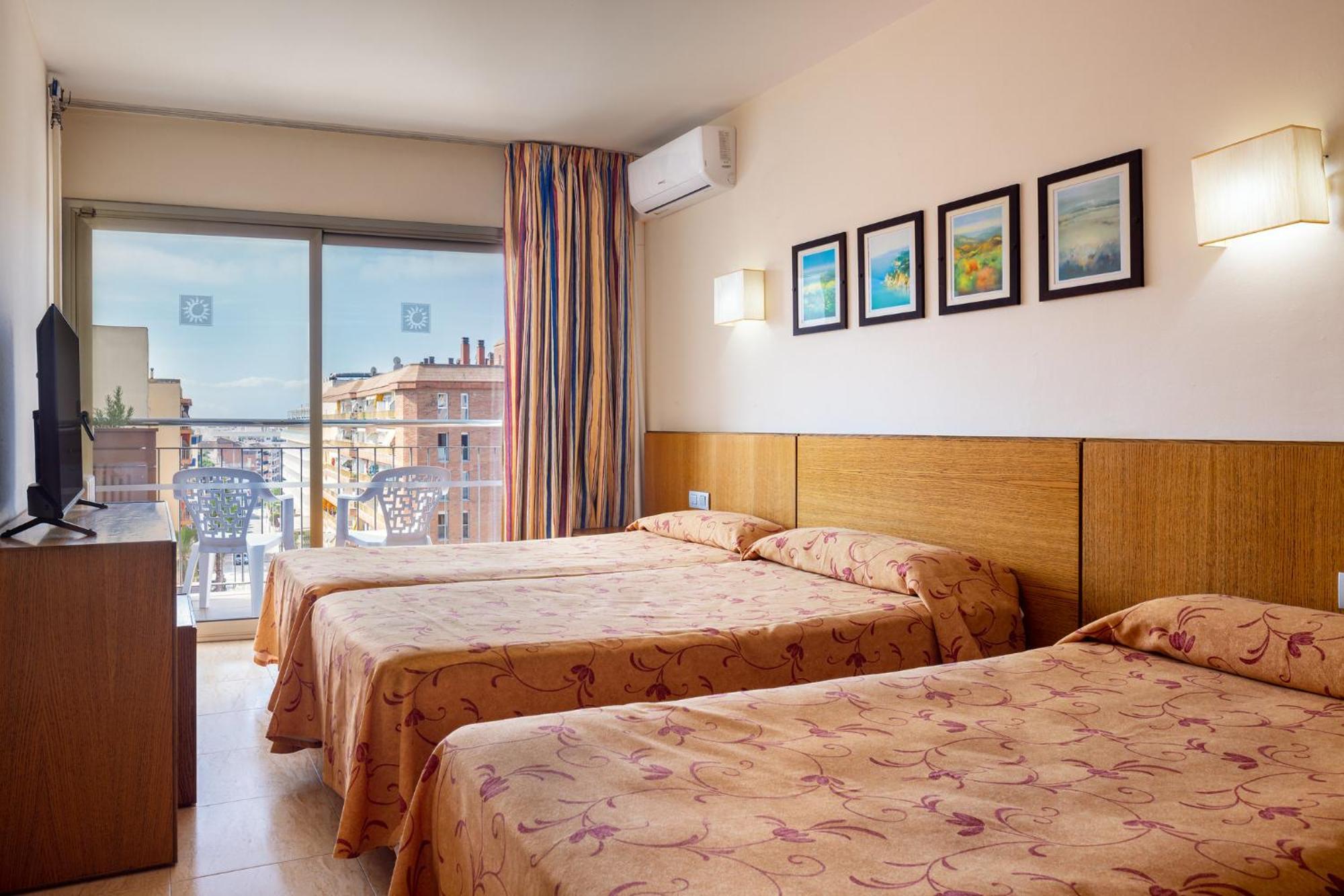 Chambre Triple Supérieure (2 Adultes + 1 Enfant)
