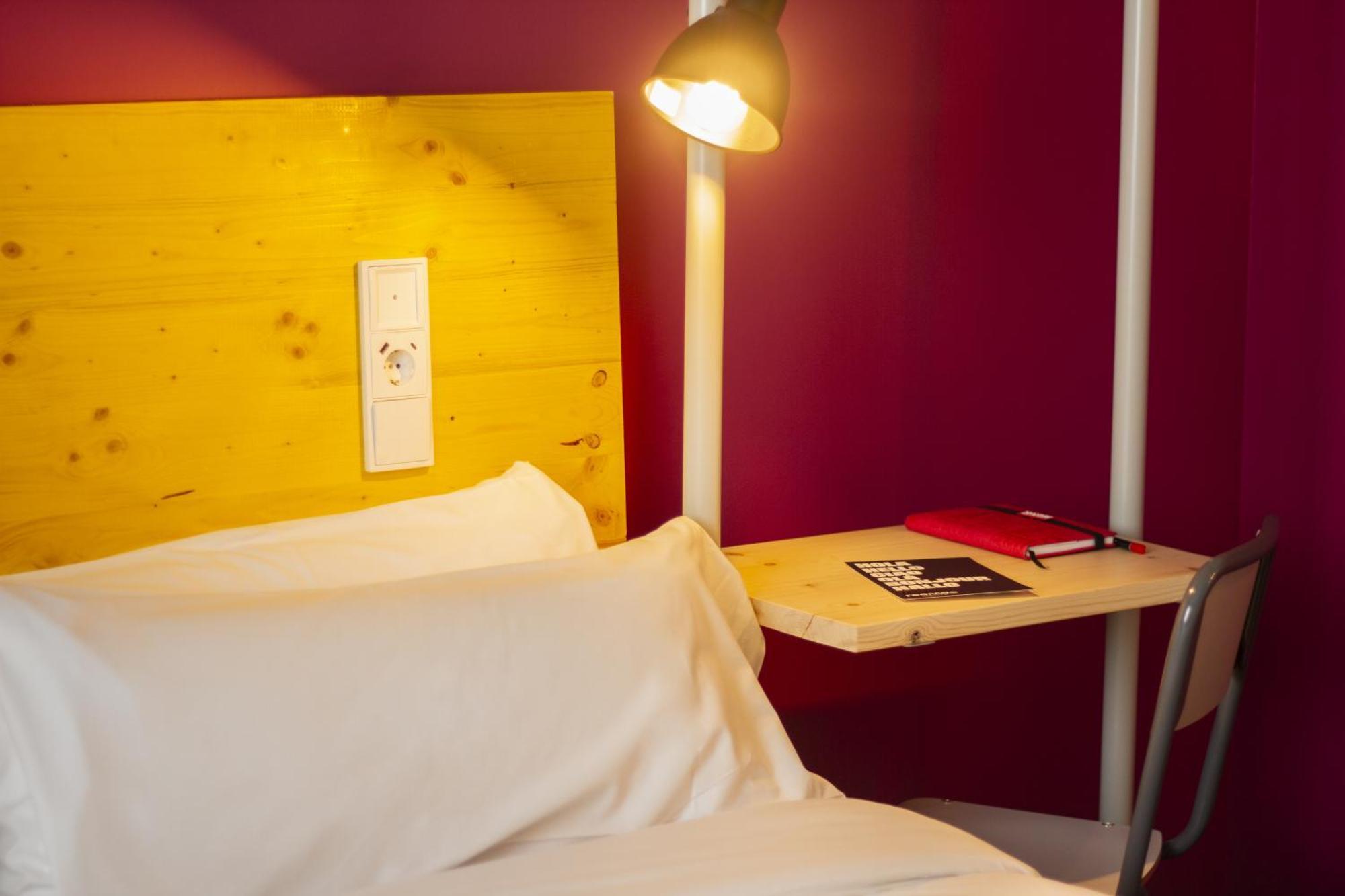 Quarto com Cama de Casal ou 2 de Solteiro