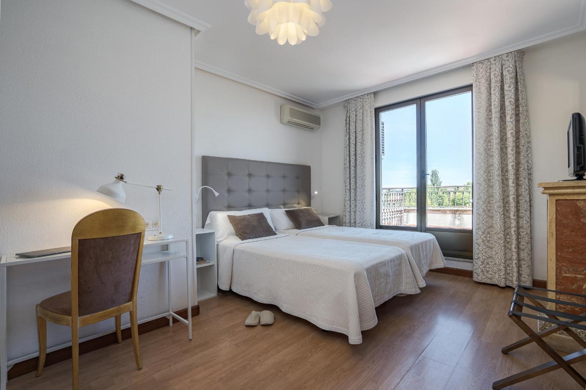 Triple Room with Terrace