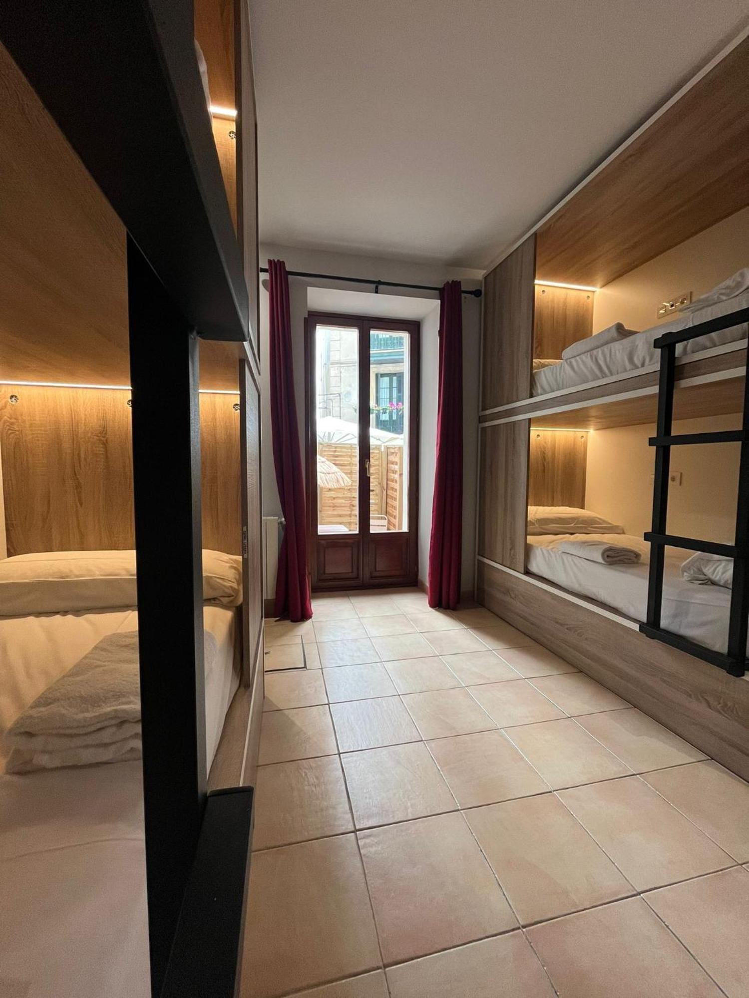 Quadruple Room with Private Bathroom