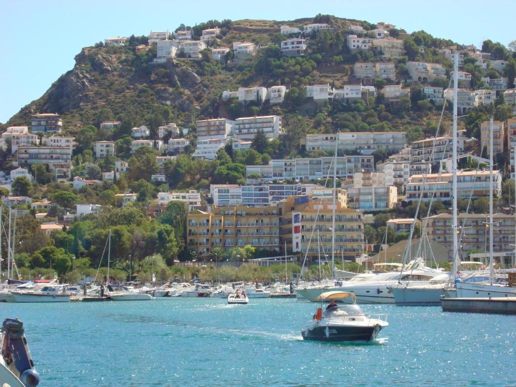 Double or Twin Room with Sea View (2 Adults + 1 Child)