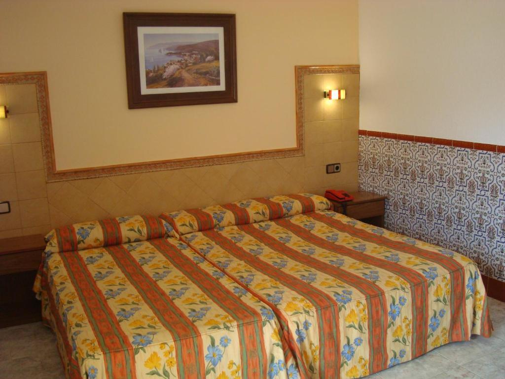 Double or Twin Room with Pool View