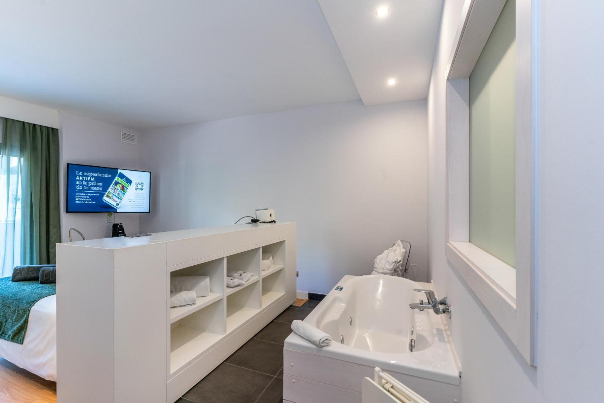 Quarto Queen com Banheira de Hidromassagem