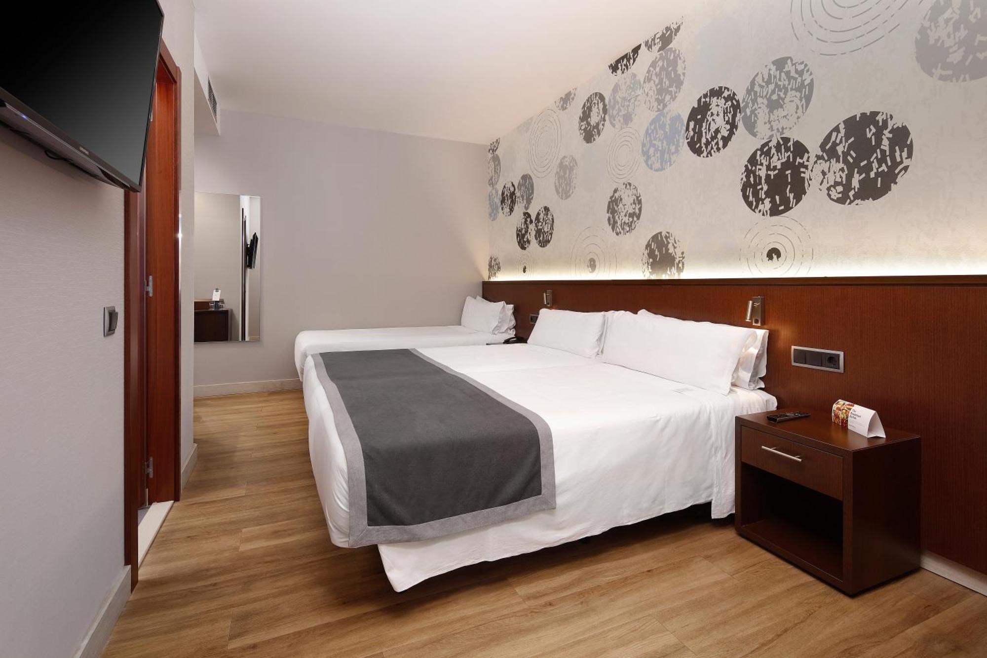 Twin Room with Extra Bed (3 Adults),1602324274:JPEG