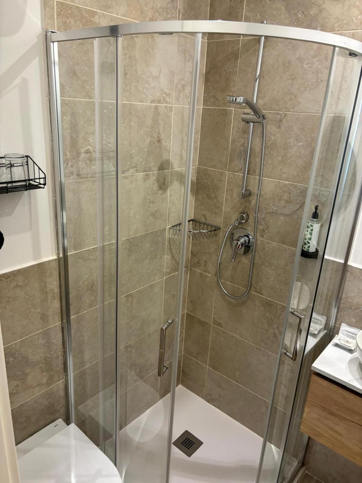 Camera Singola con Bagno Privato