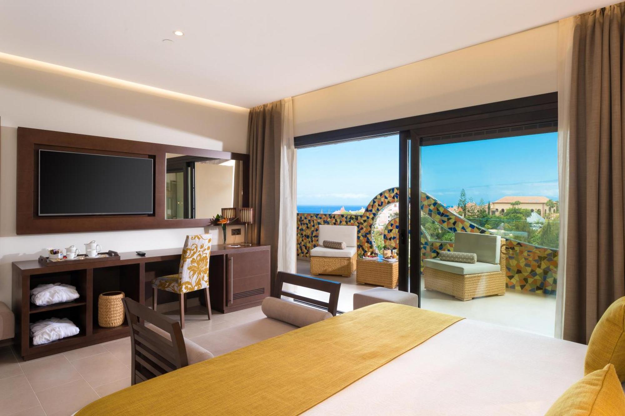 Senior Suite Premium (3 Adulti + 1 Bambino)