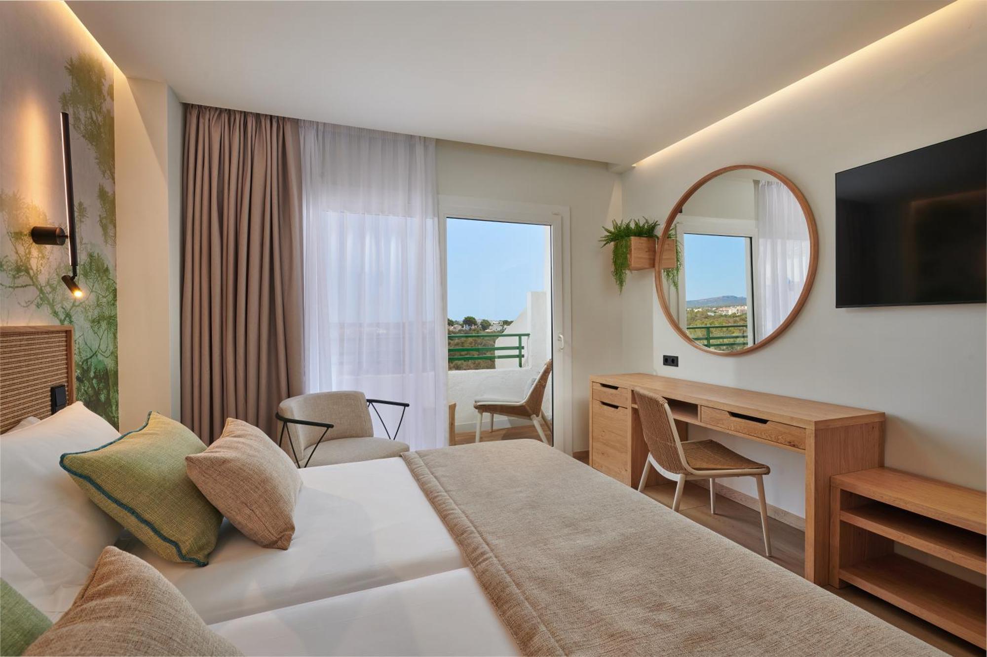Chambre Double - Vue Latérale sur Mer