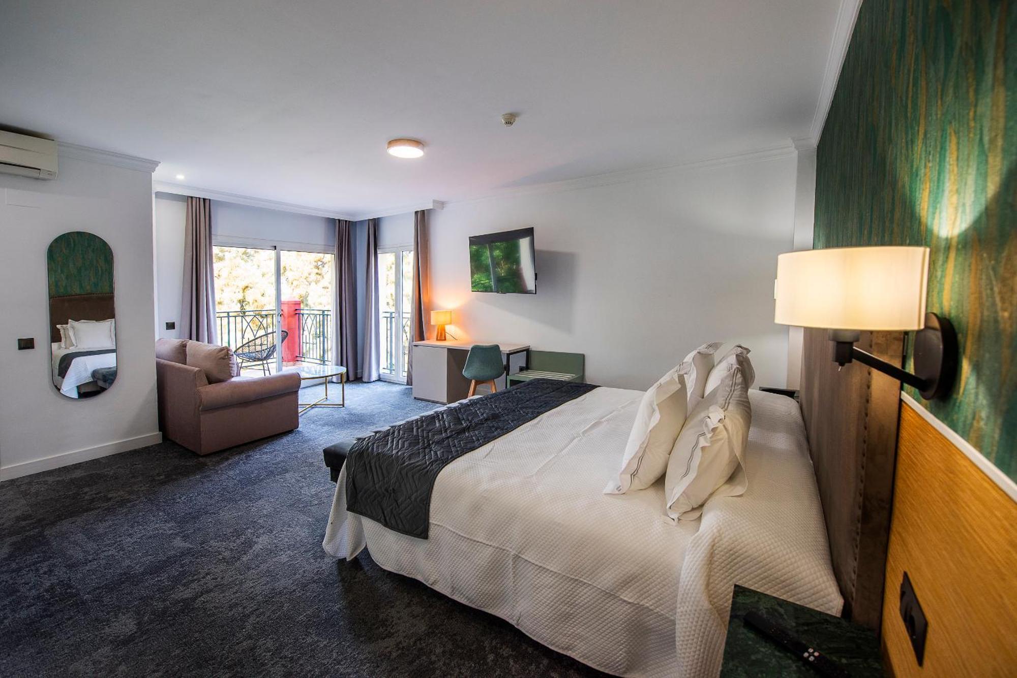 Deluxe King Room