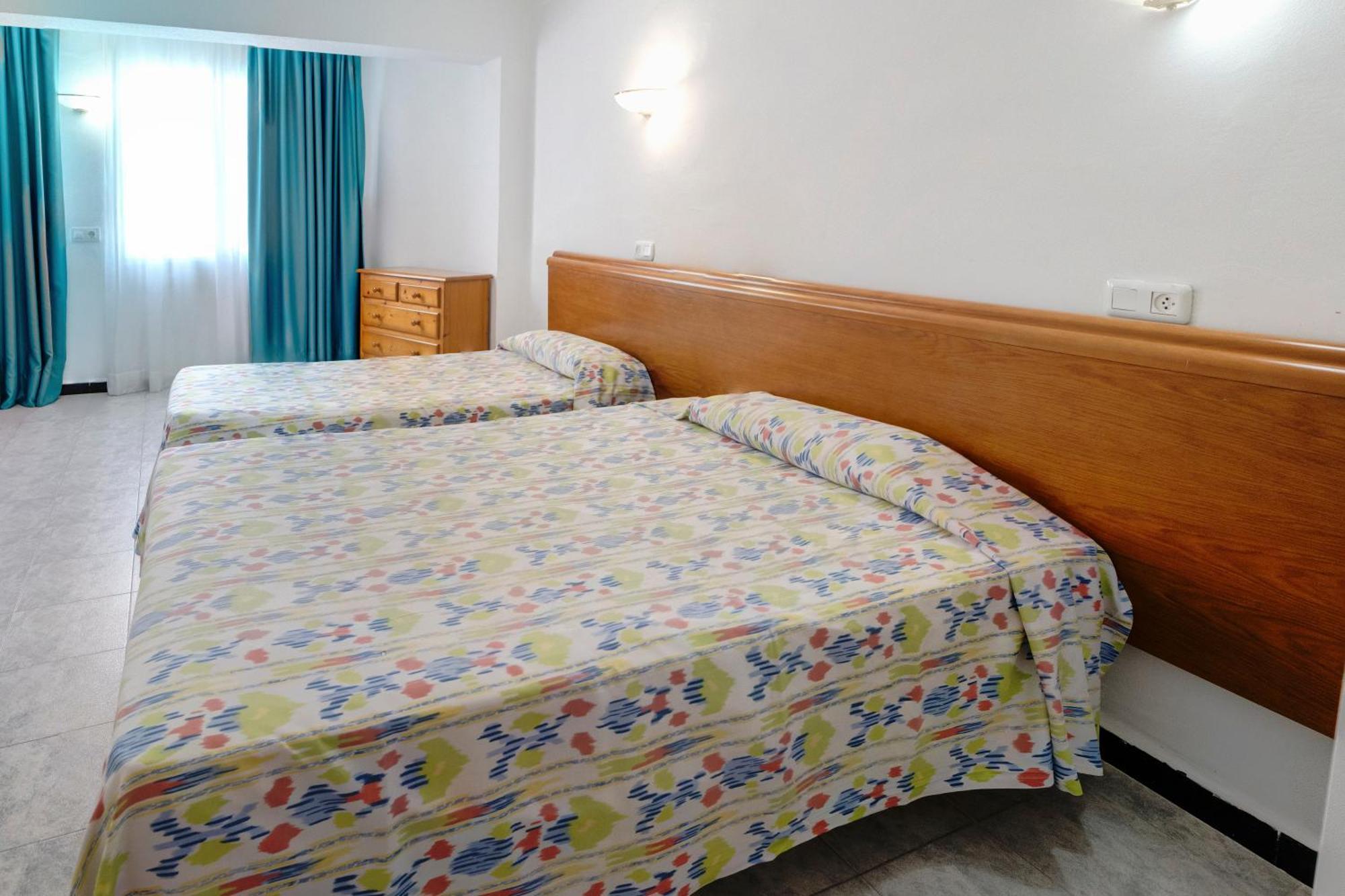 Large Premium Room with Terrace (2 Adults + 1 Child up to 14 years)
