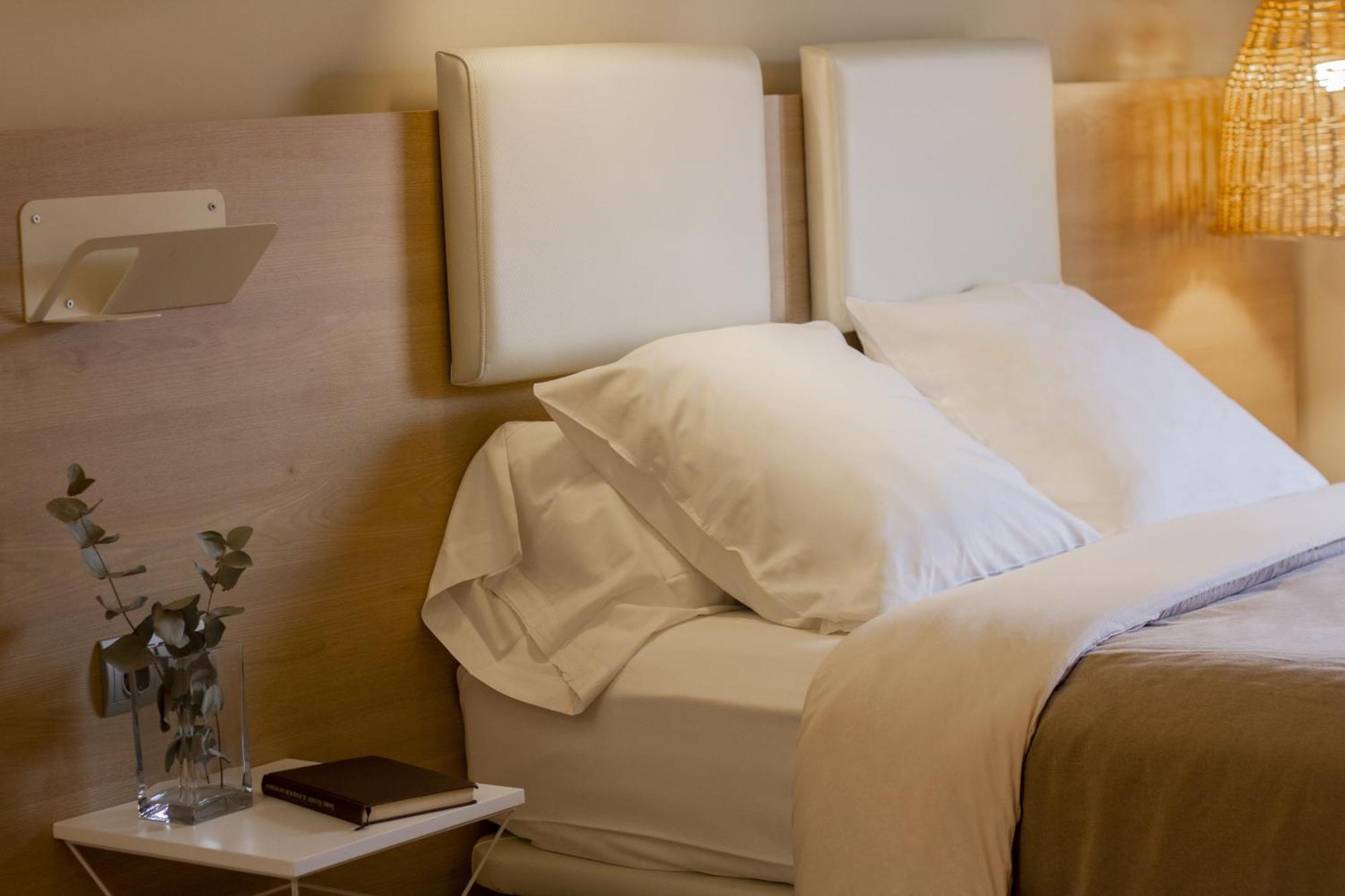 Single Room Double Bed,1632988219:JPEG