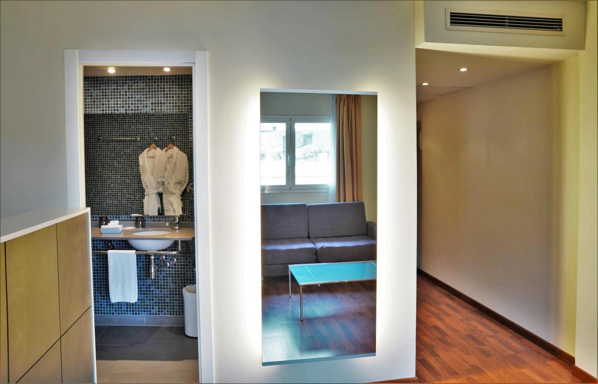 Junior Suite (2 Adults + 2 Children)