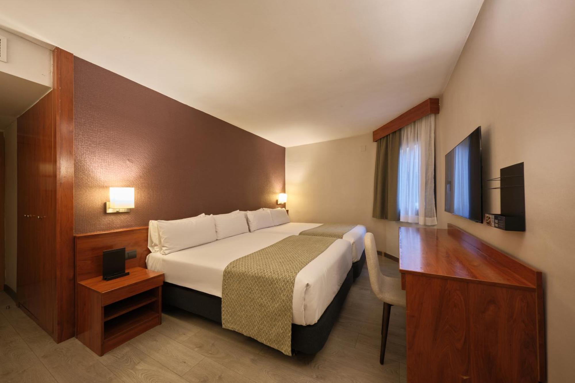 Quarto Familiar (2 Adultos + 2 Crianças)