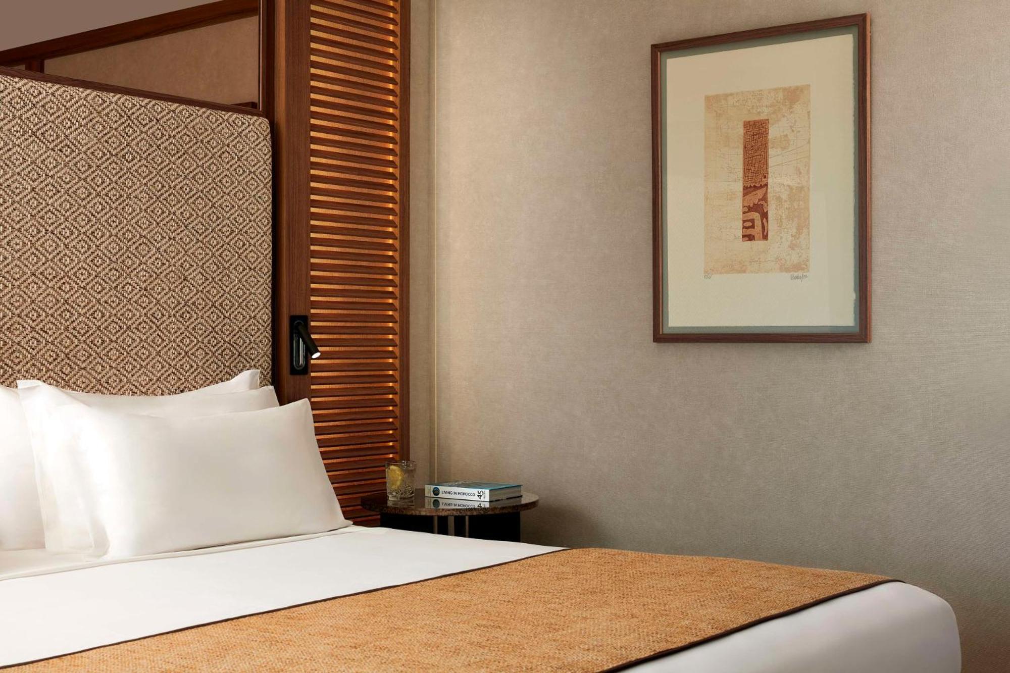 Junior Suite met Uitzicht op het Zwembad, Terras en Extra bed