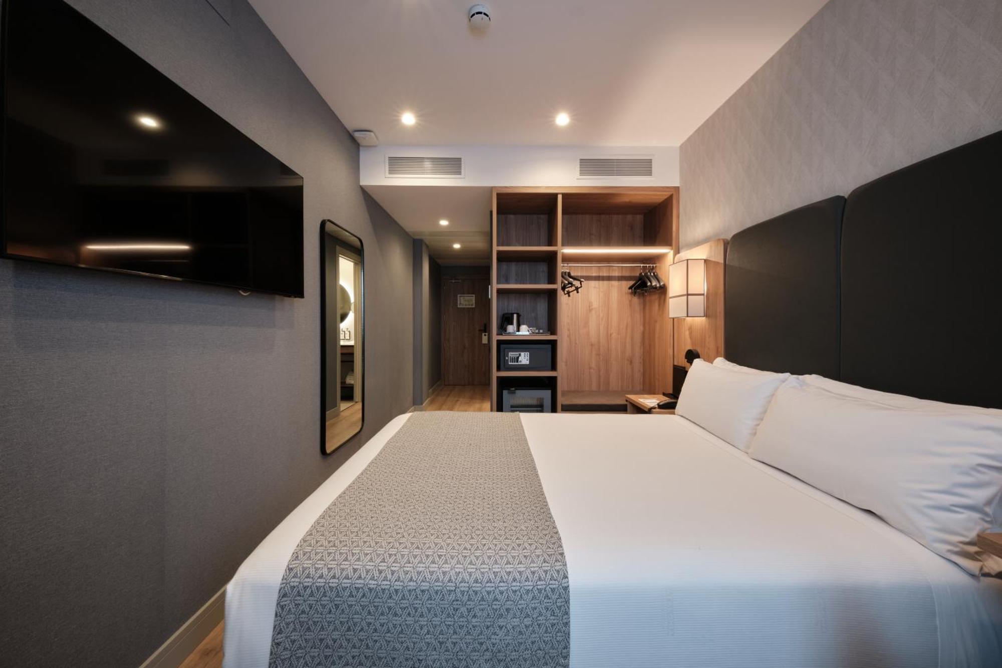 Deluxe Single Room