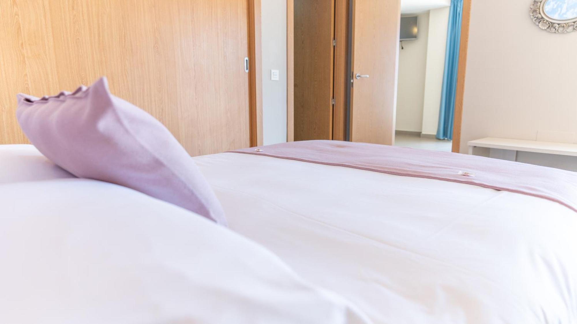 Deluxe Double or Twin Room with Sea View,1670719150:JPEG