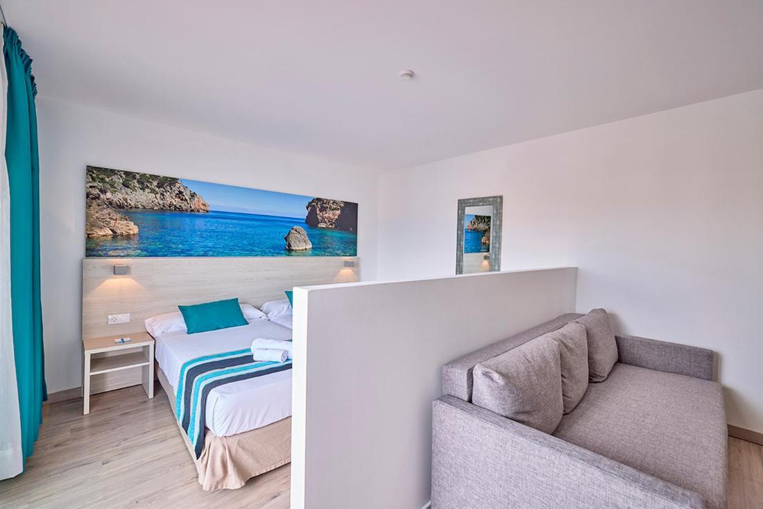 Junior Suite with Balcony,1672601105:JPEG