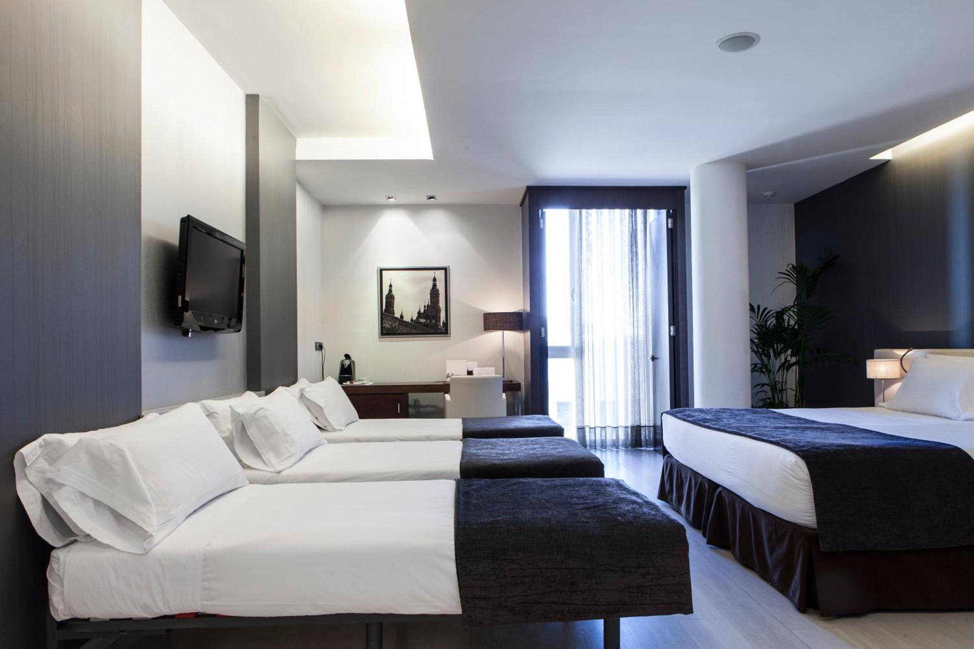 Chambre Double ou Lits Jumeaux Deluxe Supérieure