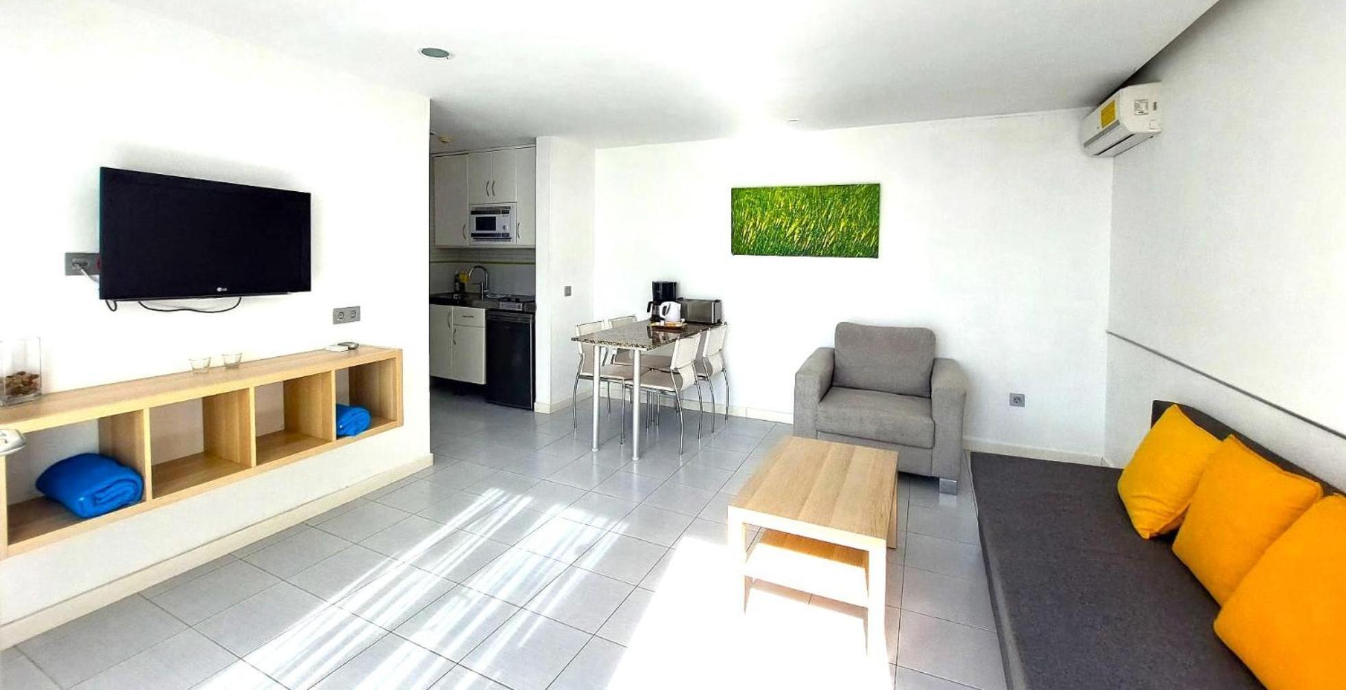 Premium Apartment mit 1 Schlafzimmer, Balkon, Meerblick und Klimaanlage