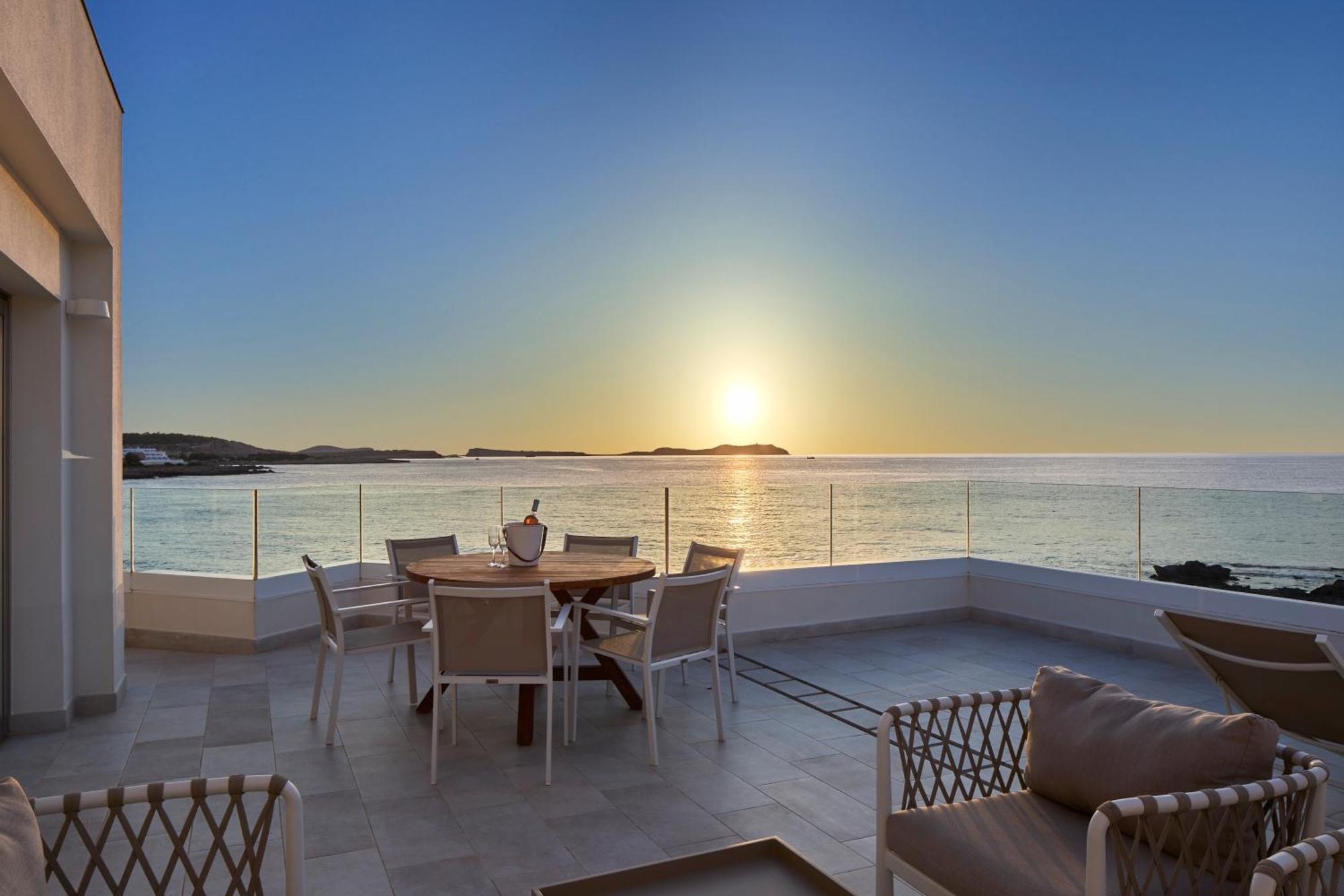 Presidentiële Suite met 2 Slaapkamers en Groot Terras - Panoramisch Uitzicht op Zee