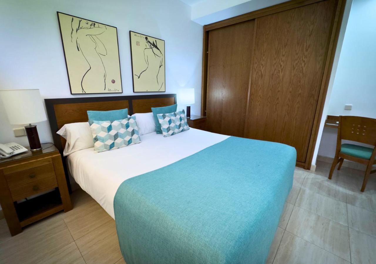 Appartamento con 2 Camere da Letto e Vista Mare