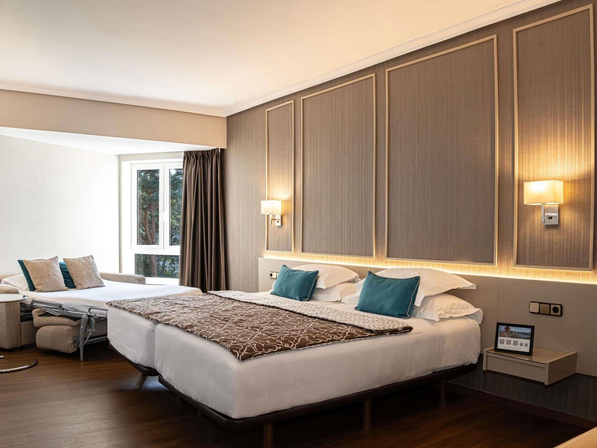 Standard Twin Room with Sofa and mountain view,1704871092:JPEG