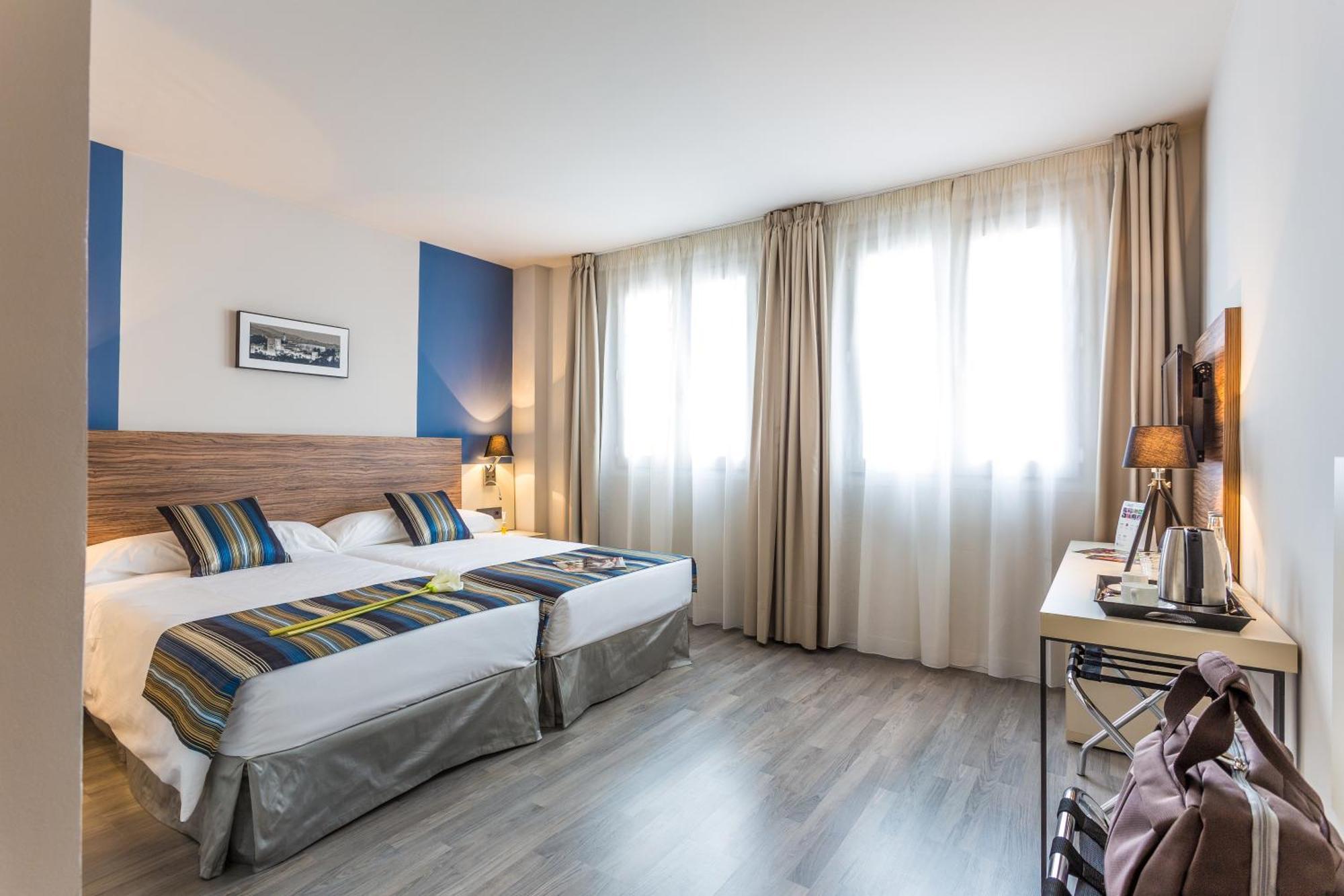 Triple Room (2 Adults + 1 Child),1014117748:JPEG