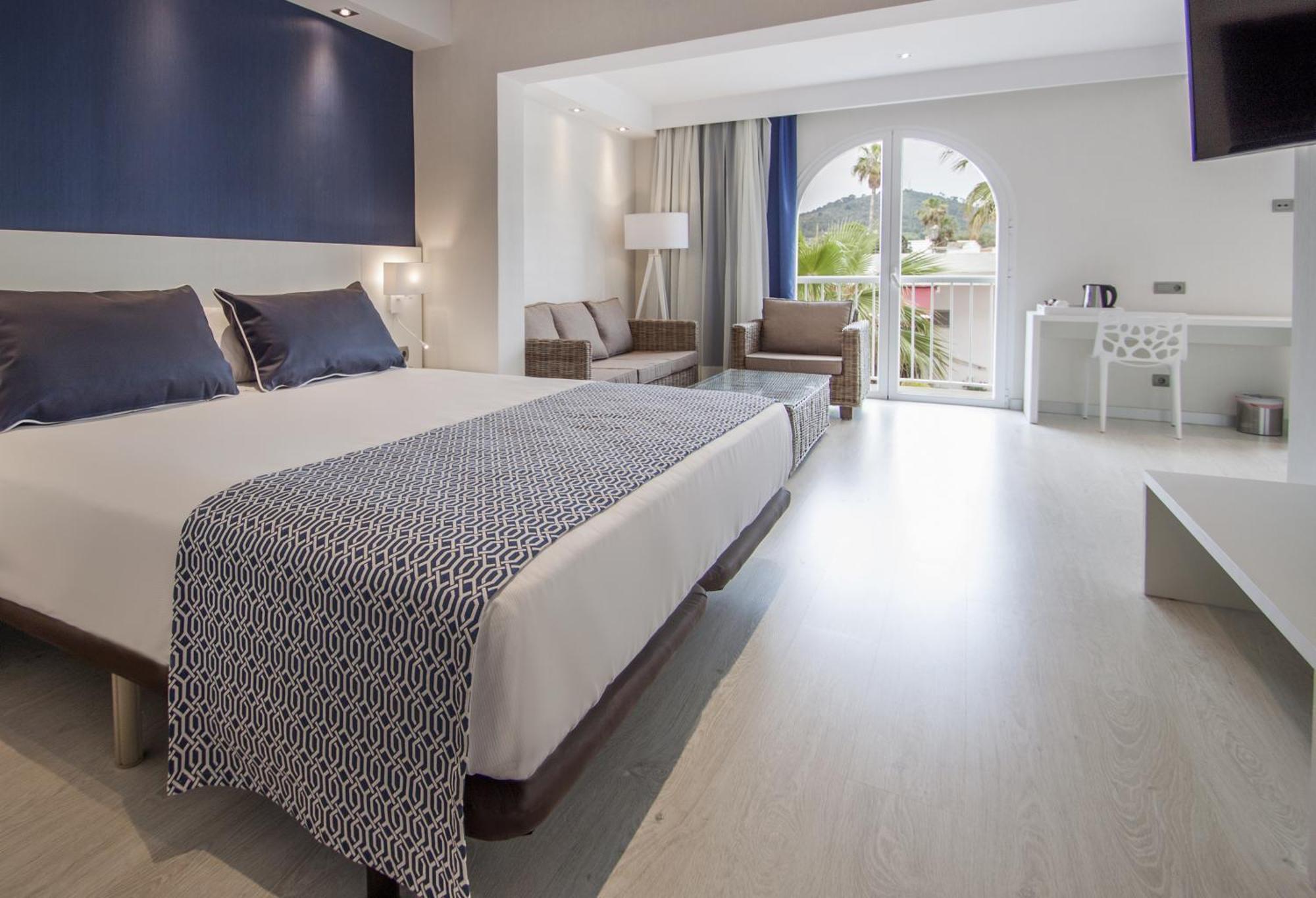Junior Suite,1589554801:JPEG